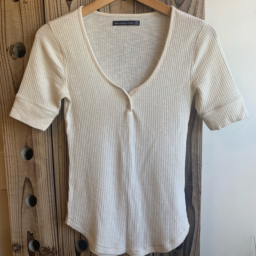 Abercrombie & Fitch ivory slub button top
